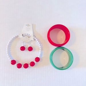 Vintage 1980s Red White Beaded Choker Necklace and bracelets.